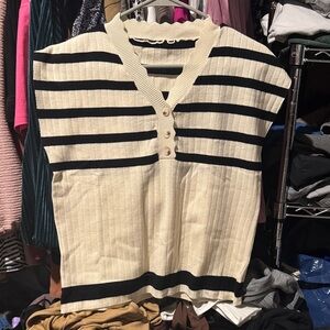 🍗 Striped Cream and Black Sweater Vest